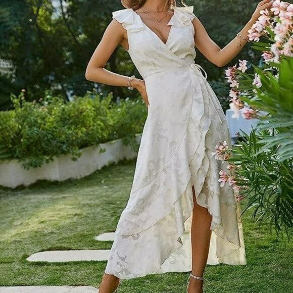 Simplee Apparel Dresses & Skirts - Simplee Wrap Dress NWT Ruffle Tulip Hem, Sleeveless, Cream, Large